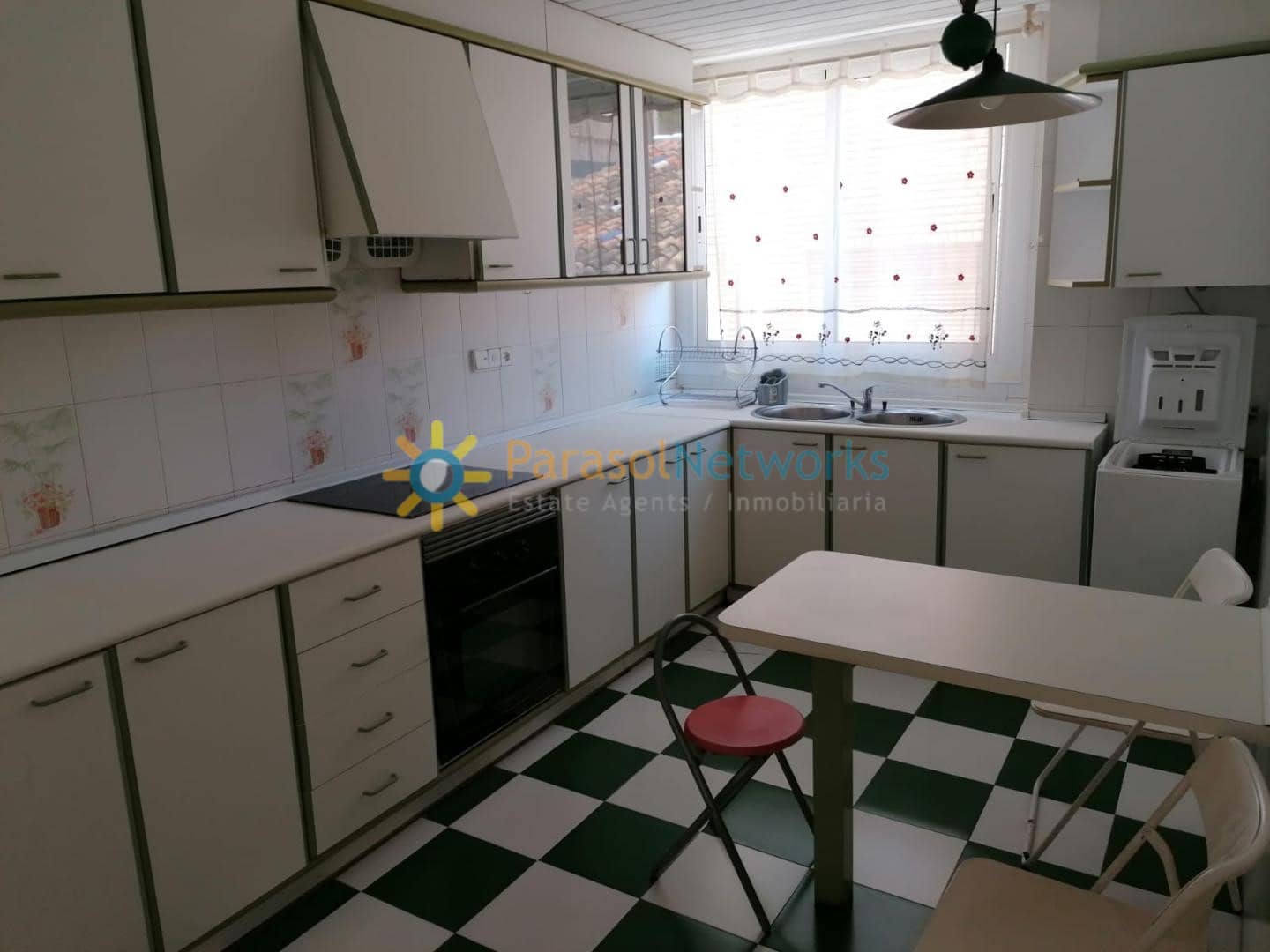 2 slaapkamer Flat te huur in Gandia - € 650 (Ref: 9908887)