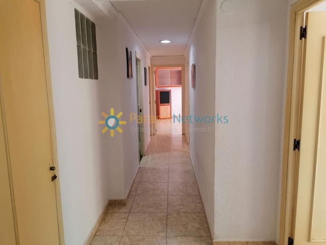 2 slaapkamer Flat te huur in Gandia - € 650 (Ref: 9908887)
