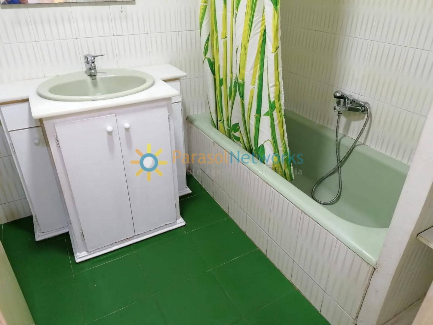 2 slaapkamer Flat te huur in Gandia - € 650 (Ref: 9908887)