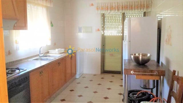 4 quarto Moradia para arrendar em Dénia com garagem - 1 000 € (Ref: 9908890)