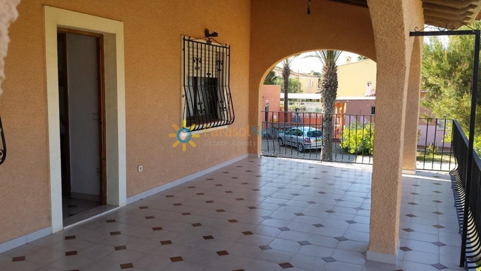4 quarto Moradia para arrendar em Denia com garagem - 1 000 € (Ref: 9908890)