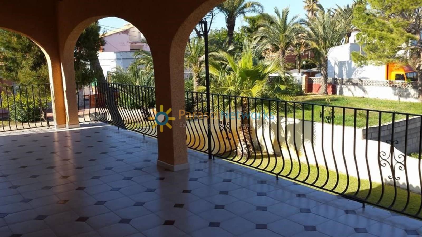 4 quarto Moradia para arrendar em Denia com garagem - 1 000 € (Ref: 9908890)