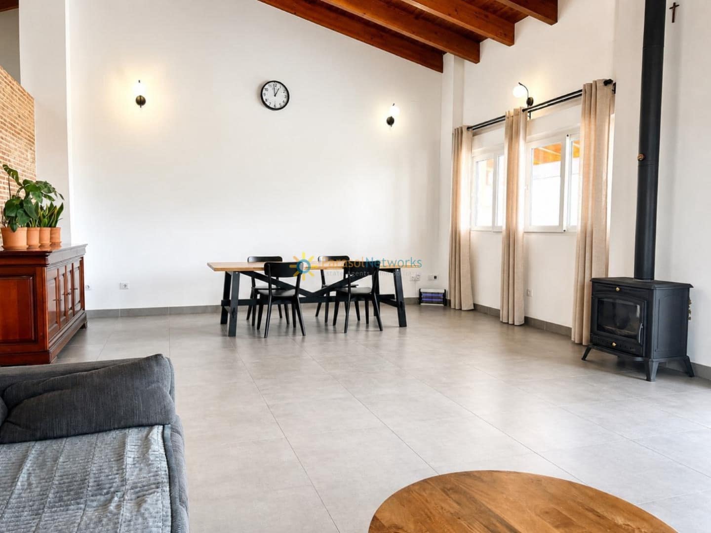 Chalet de 3 habitaciones en L'Enova en venta con piscina garaje - 285.000 € (Ref: 9911794)
