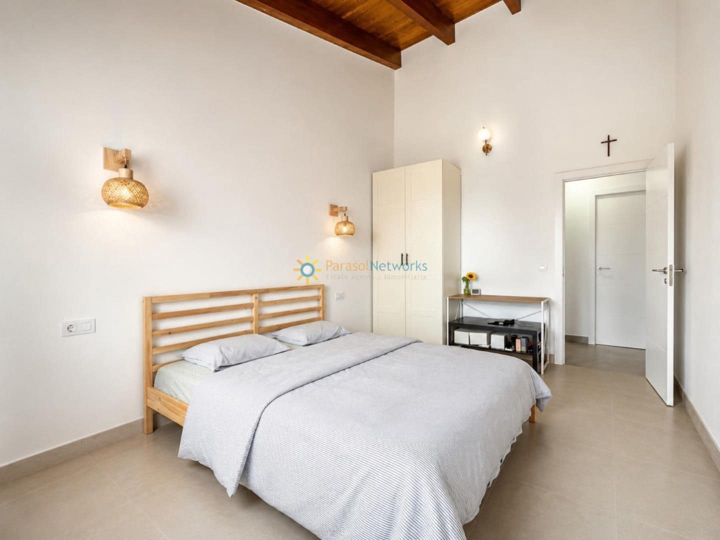 Chalet de 3 habitaciones en L'Enova en venta con piscina garaje - 285.000 € (Ref: 9911794)