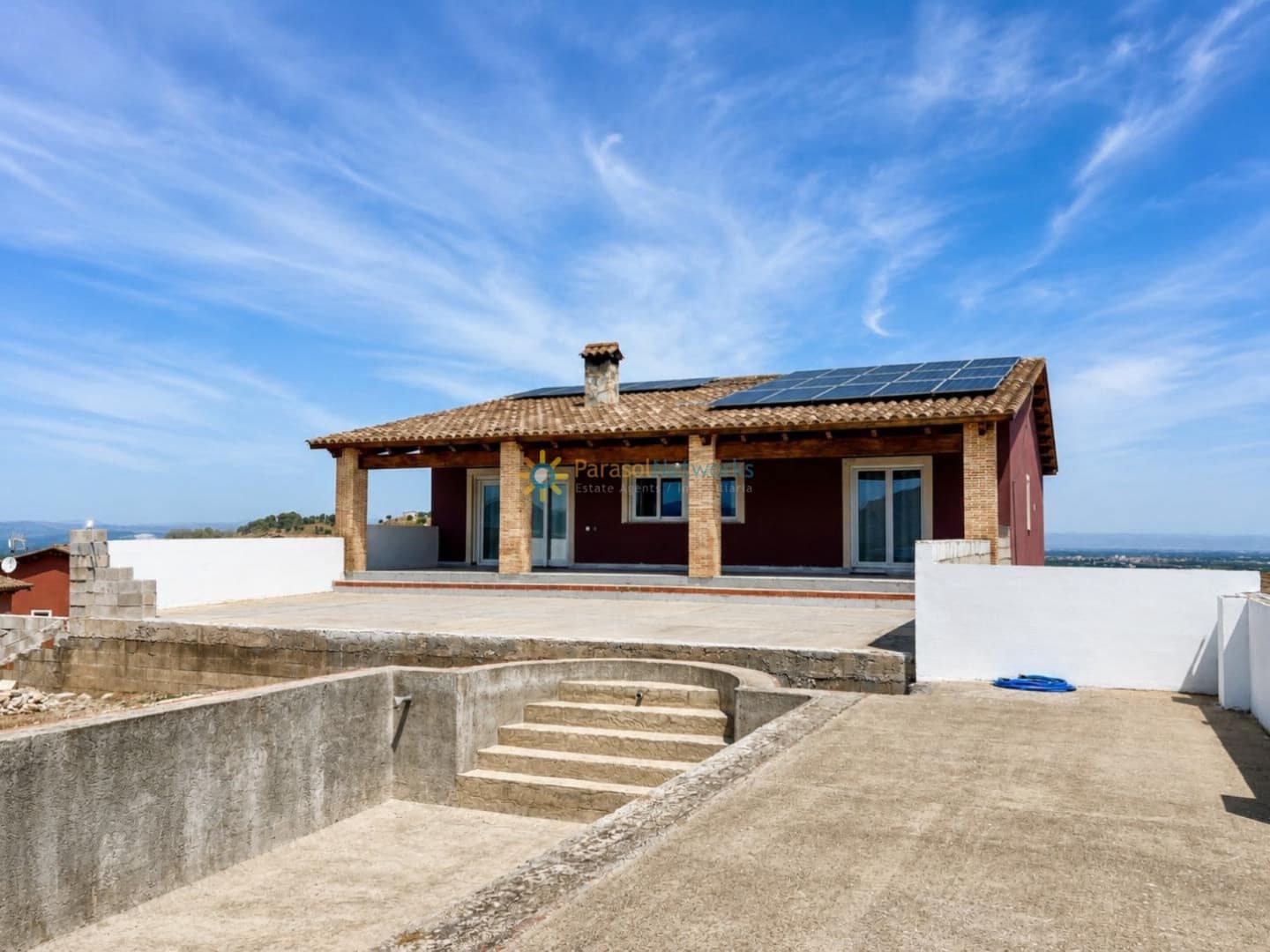 Chalet de 3 habitaciones en L'Enova en venta con piscina garaje - 285.000 € (Ref: 9911794)