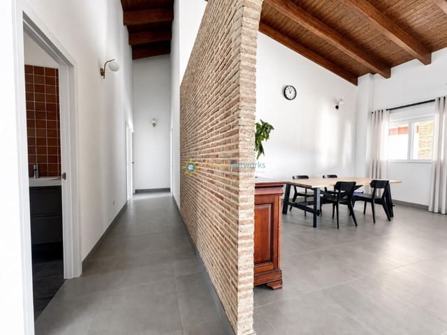 Chalet de 3 habitaciones en L'Enova en venta con piscina garaje - 285.000 € (Ref: 9911794)