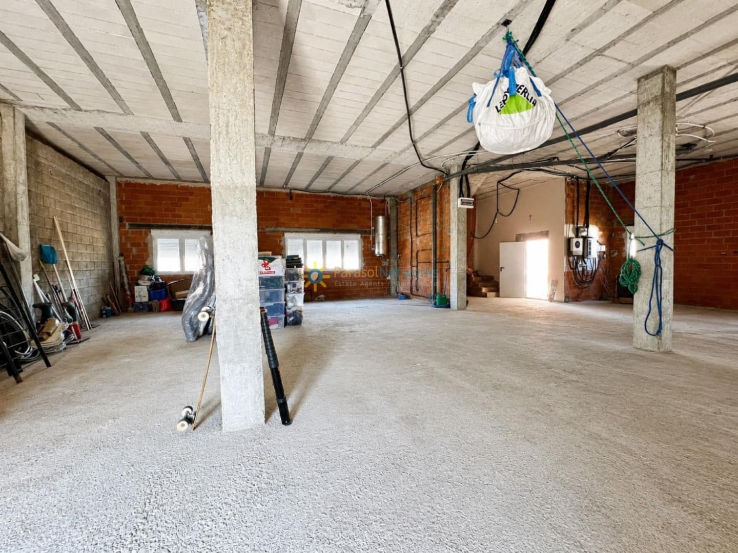 Chalet de 3 habitaciones en L'Enova en venta con piscina garaje - 285.000 € (Ref: 9911794)