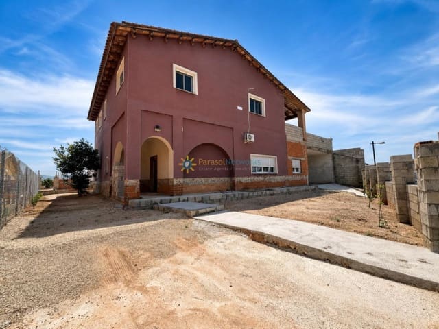 Chalet de 3 habitaciones en L'Enova en venta con piscina garaje - 285.000 € (Ref: 9911794)