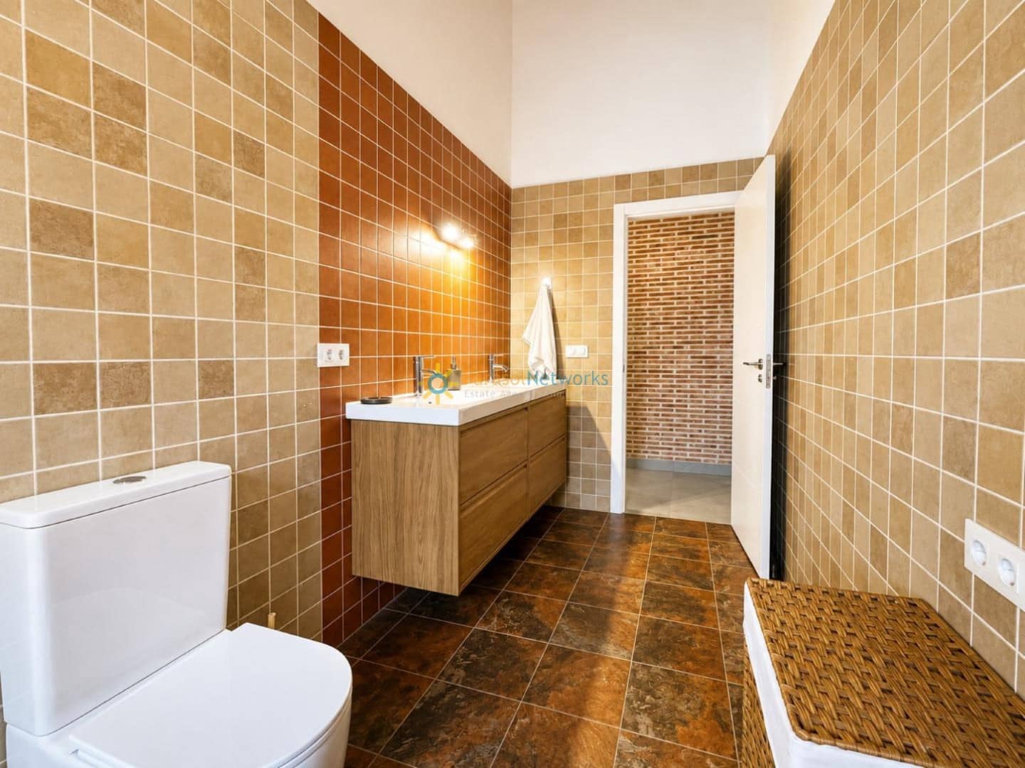 Chalet de 3 habitaciones en L'Enova en venta con piscina garaje - 285.000 € (Ref: 9911794)