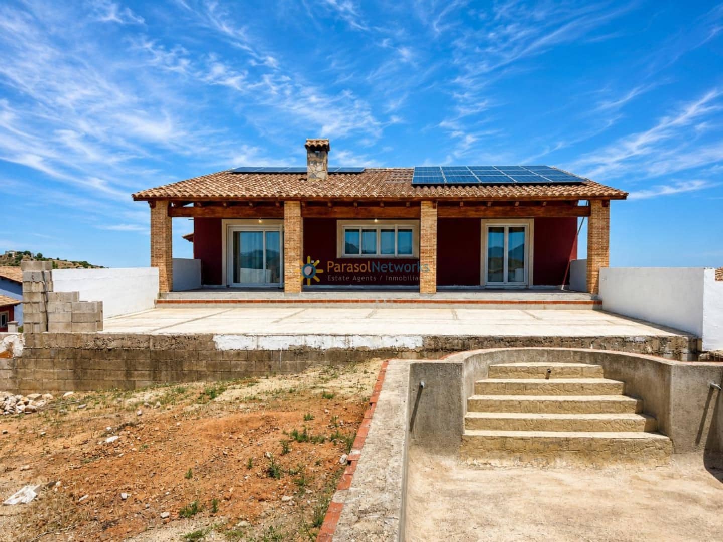 Chalet de 3 habitaciones en L'Enova en venta con piscina garaje - 285.000 € (Ref: 9911794)