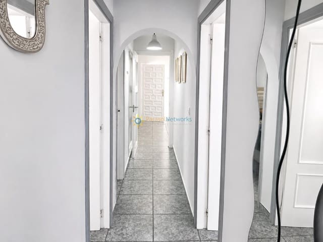 2 sypialnia Willa na sprzedaż w Oliva Playa, Oliva z basenem garażem - 250 000 € (Ref: 9921131)