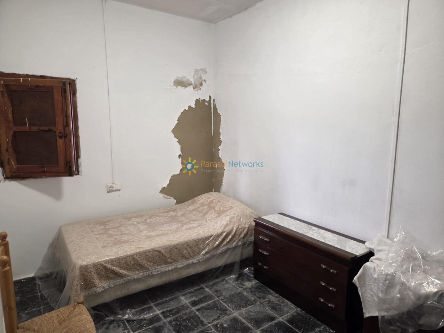 8 bedroom Townhouse for sale in Alcantera de Xuquer - € 200,000 (Ref: 9928452)