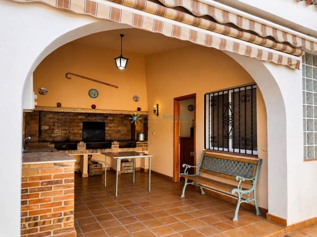 3 quarto Moradia para venda em Ontinyent com piscina garagem - 325 000 € (Ref: 9932148)