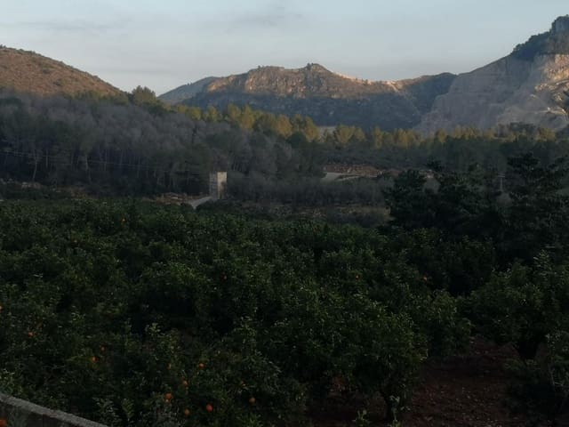 Finca/Herregård til salgs i L'Atzúvia med svømmebasseng - € 375 000 (Ref: 9944839)
