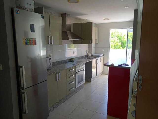 3 soveværelse Penthouse til leje i Villalonga med garage - € 800 (Ref: 9978043)
