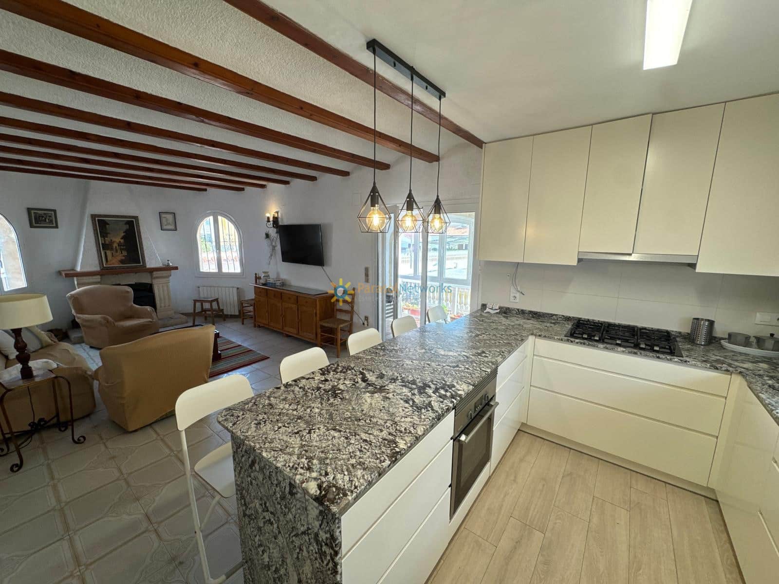 4 sypialnia Willa do wynajęcia w Oliva z garażem - 1 250 € (Ref: 9978049)