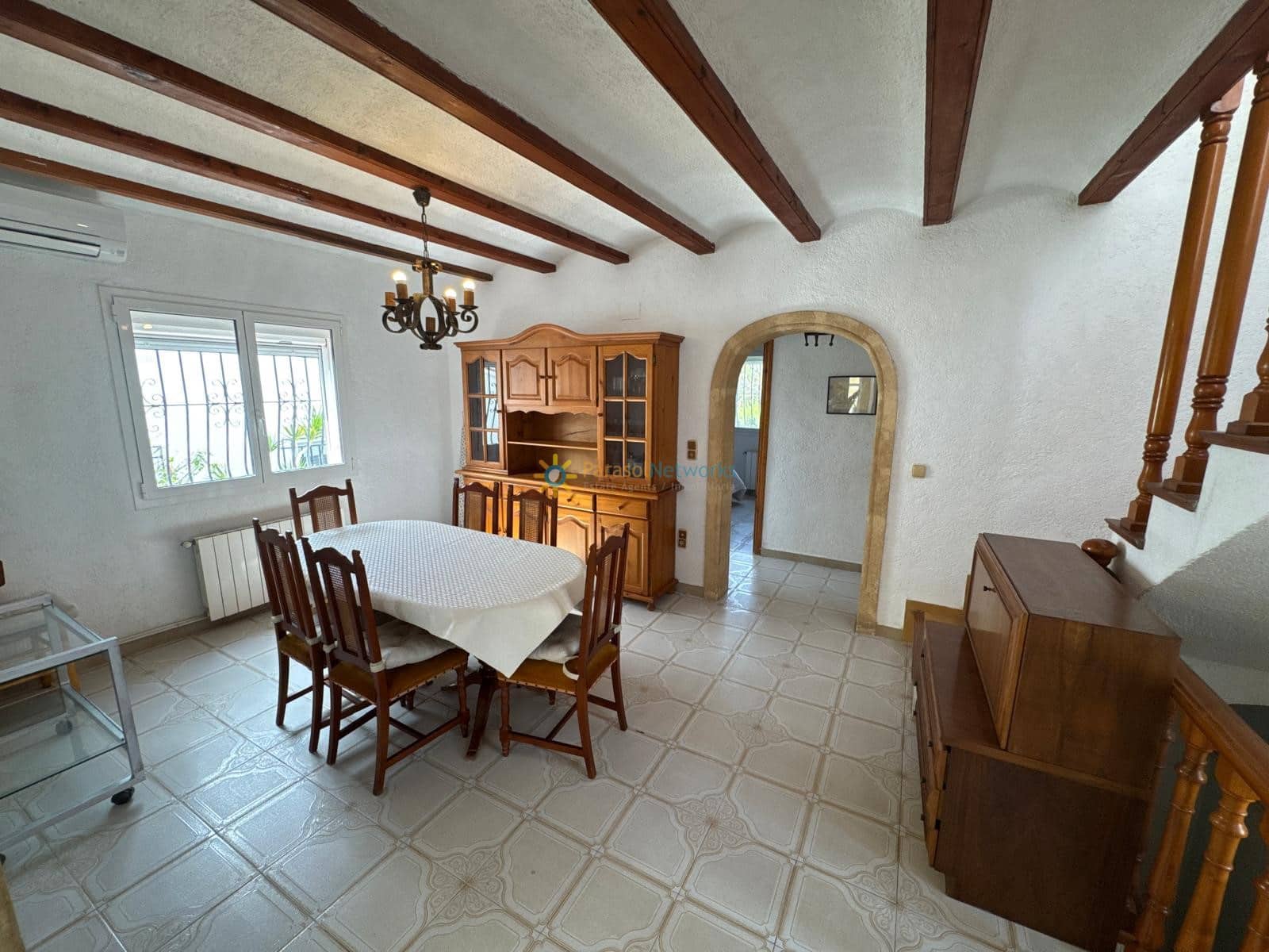 4 sypialnia Willa do wynajęcia w Oliva z garażem - 1 250 € (Ref: 9978049)
