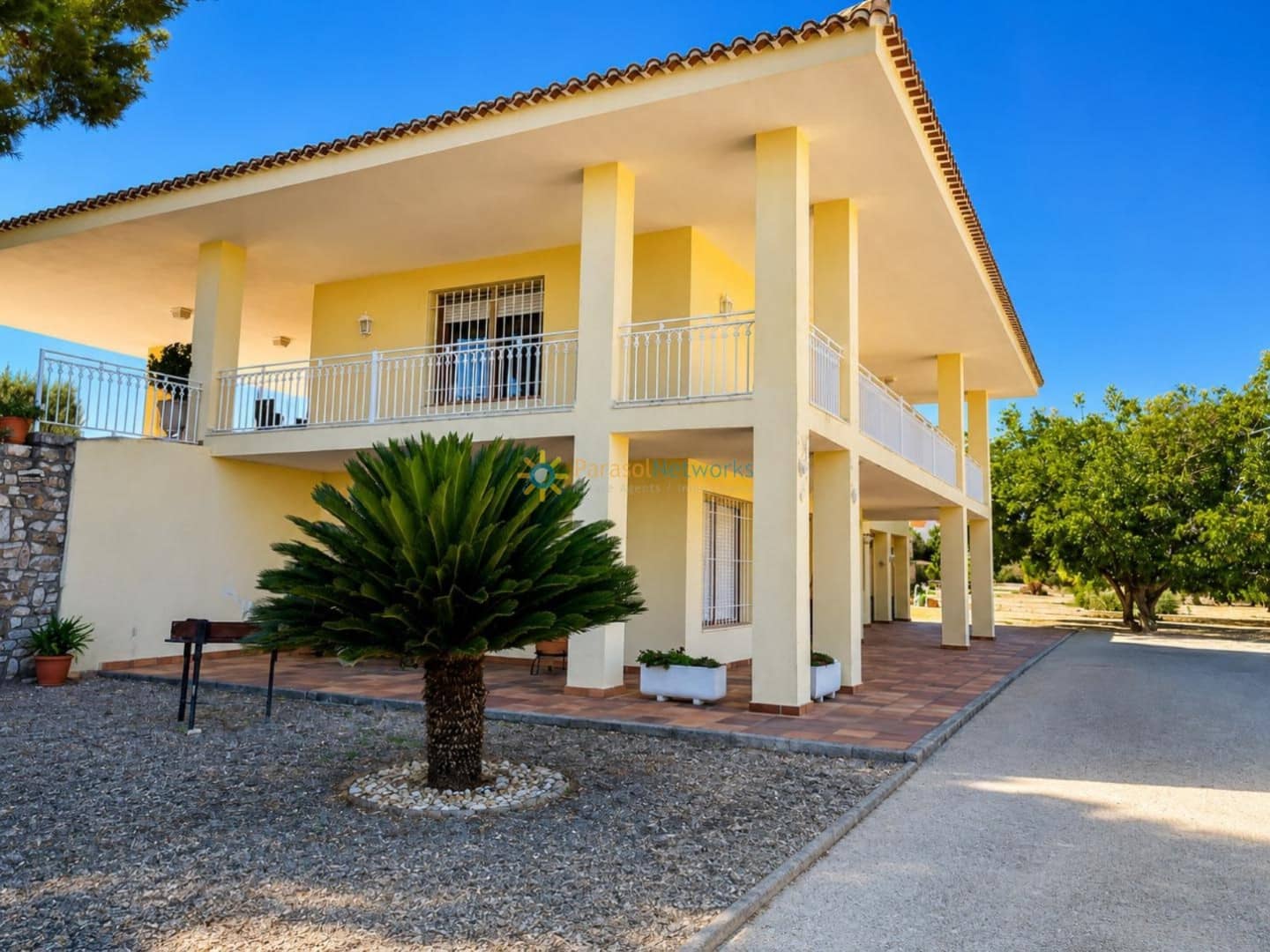 5 soverom Villa til salgs i Ontinyent med svømmebasseng garasje - € 470 000 (Ref: 9991907)