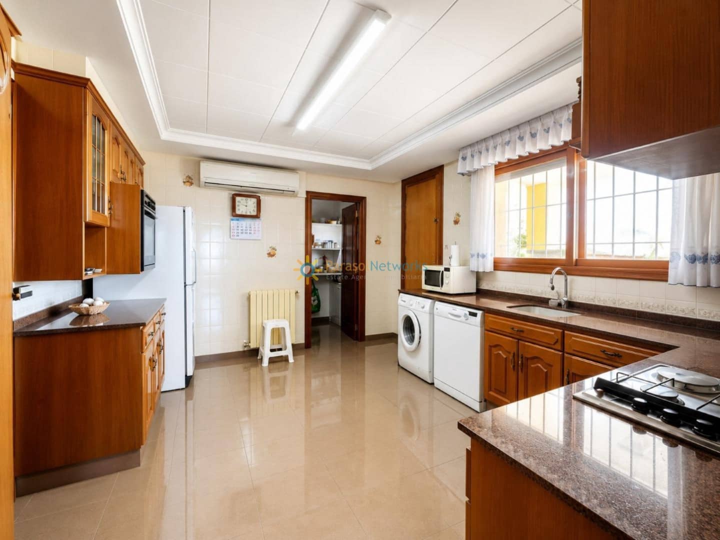5 soverom Villa til salgs i Ontinyent med svømmebasseng garasje - € 470 000 (Ref: 9991907)