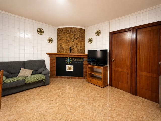 5 Zimmer Villa zu verkaufen in Ontinyent mit Pool Garage - 295.000 € (Ref: 9996015)