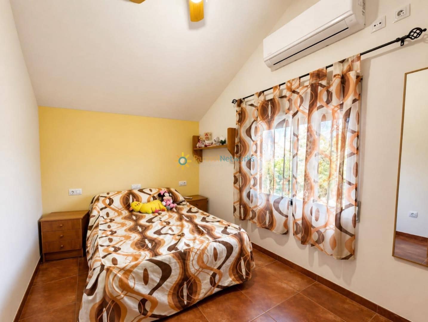 5 Zimmer Villa zu verkaufen in Ontinyent mit Pool Garage - 295.000 € (Ref: 9996015)