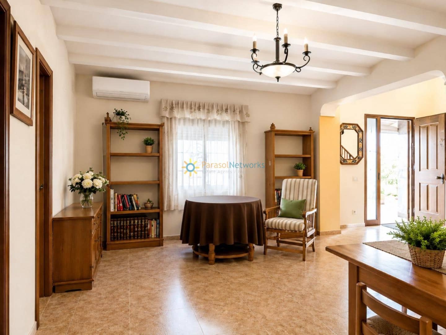 5 Zimmer Villa zu verkaufen in Ontinyent mit Pool Garage - 295.000 € (Ref: 9996015)