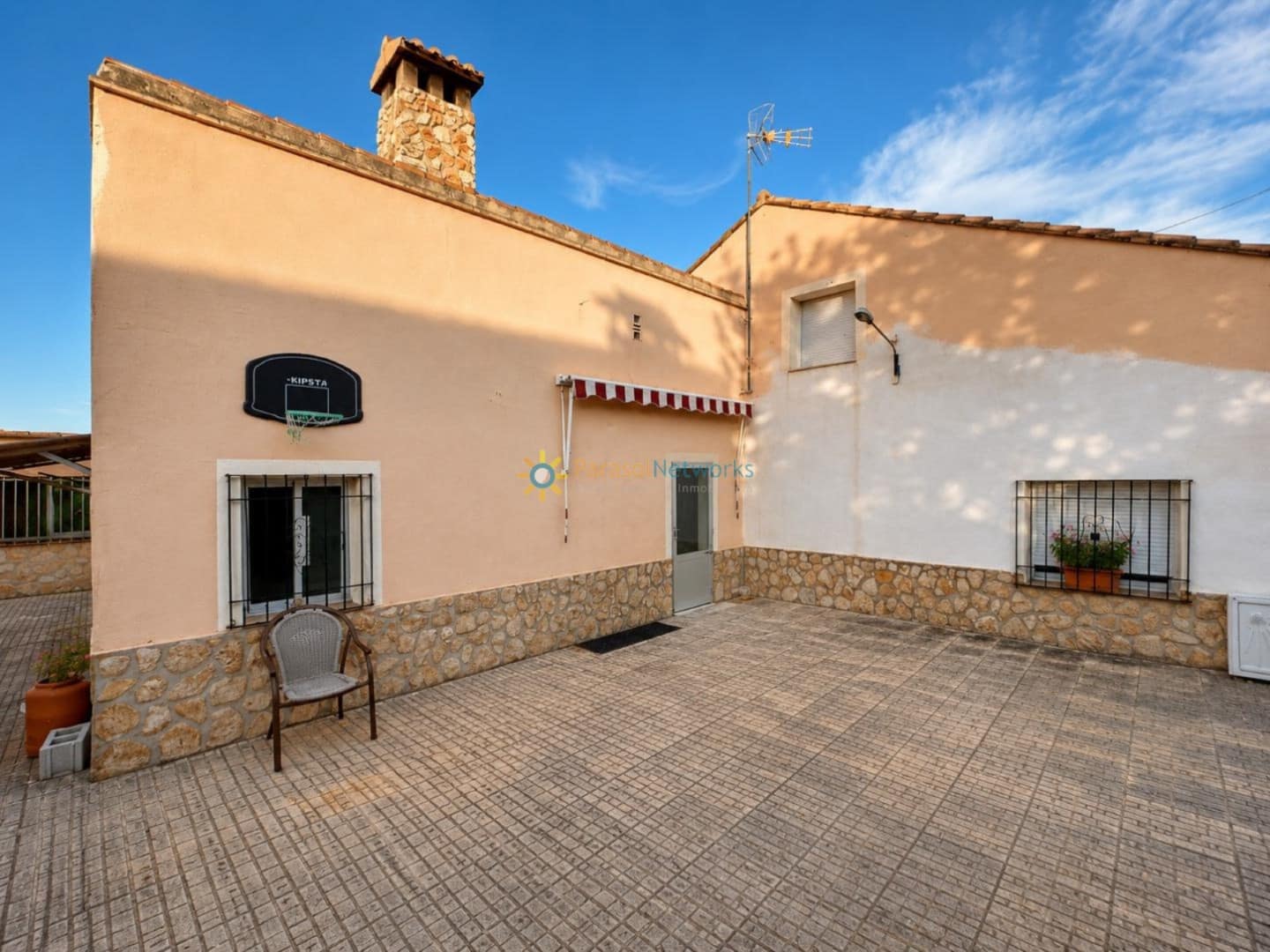 5 Zimmer Villa zu verkaufen in Ontinyent mit Pool Garage - 295.000 € (Ref: 9996015)