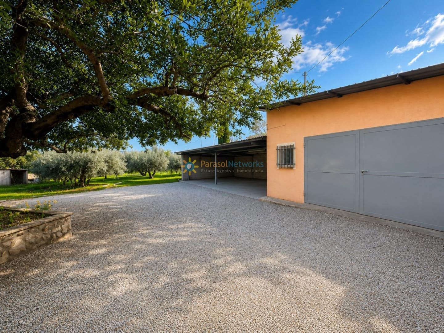 5 Zimmer Villa zu verkaufen in Ontinyent mit Pool Garage - 295.000 € (Ref: 9996015)