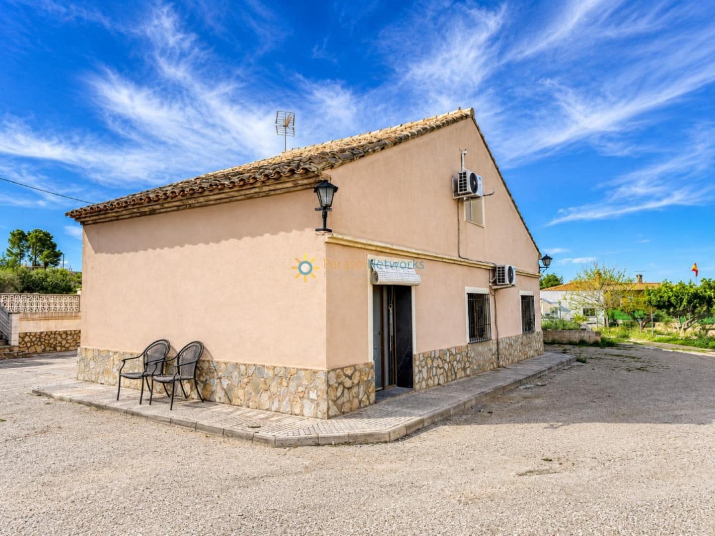 5 Zimmer Villa zu verkaufen in Ontinyent mit Pool Garage - 295.000 € (Ref: 9996015)