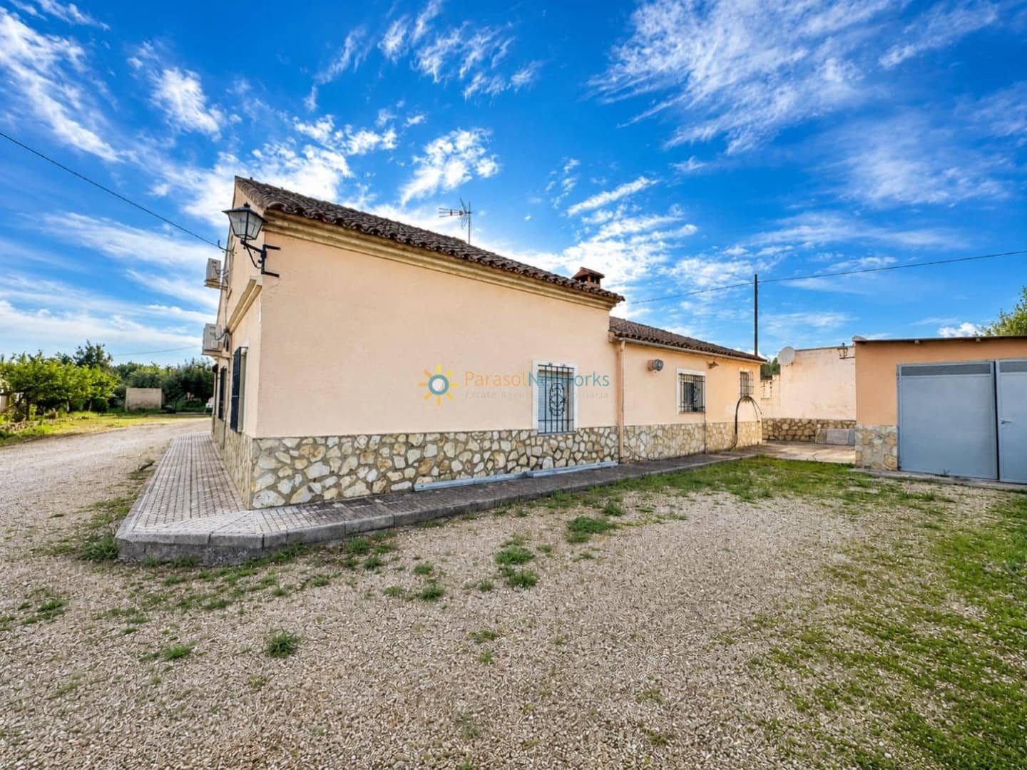 5 Zimmer Villa zu verkaufen in Ontinyent mit Pool Garage - 295.000 € (Ref: 9996015)