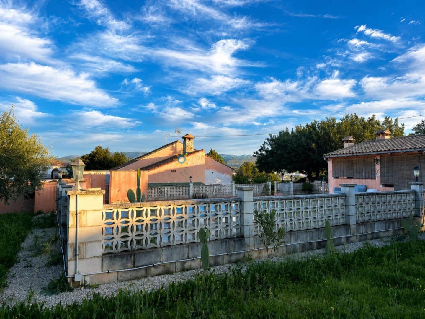 5 Zimmer Villa zu verkaufen in Ontinyent mit Pool Garage - 295.000 € (Ref: 9996015)