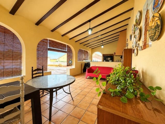 5 Zimmer Villa zu verkaufen in Ontinyent mit Pool Garage - 295.000 € (Ref: 9996015)