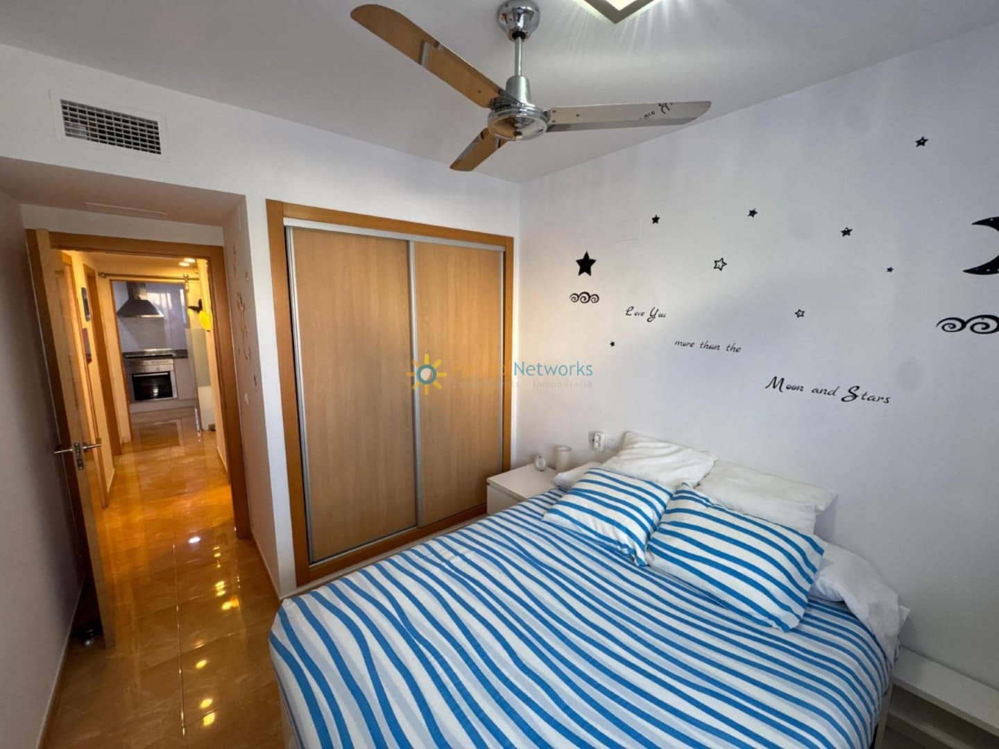 Appartement de 2 chambres à louer à Piles avec piscine - 650 € (Ref: 9996289)