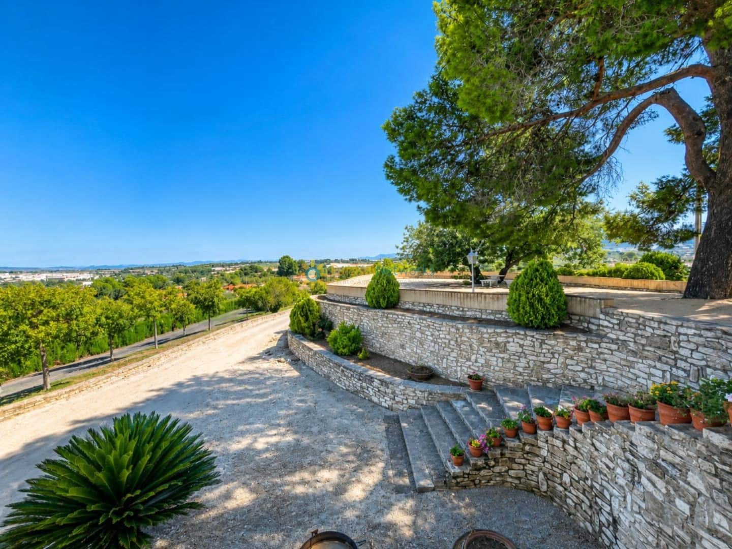 5 slaapkamer Villa te koop in Ontinyent met zwembad garage - € 470.000 (Ref: 9996350)