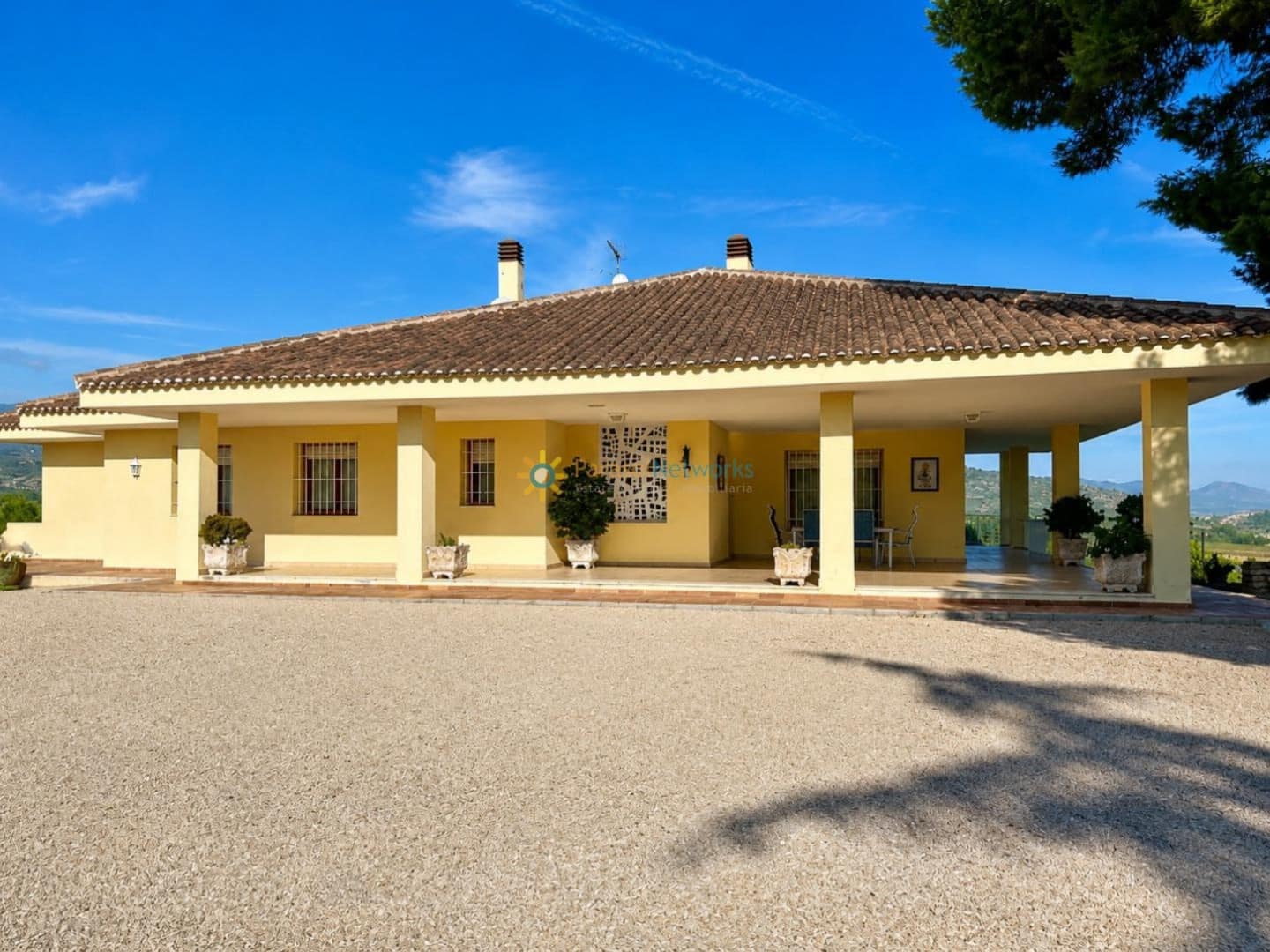 5 slaapkamer Villa te koop in Ontinyent met zwembad garage - € 470.000 (Ref: 9996350)