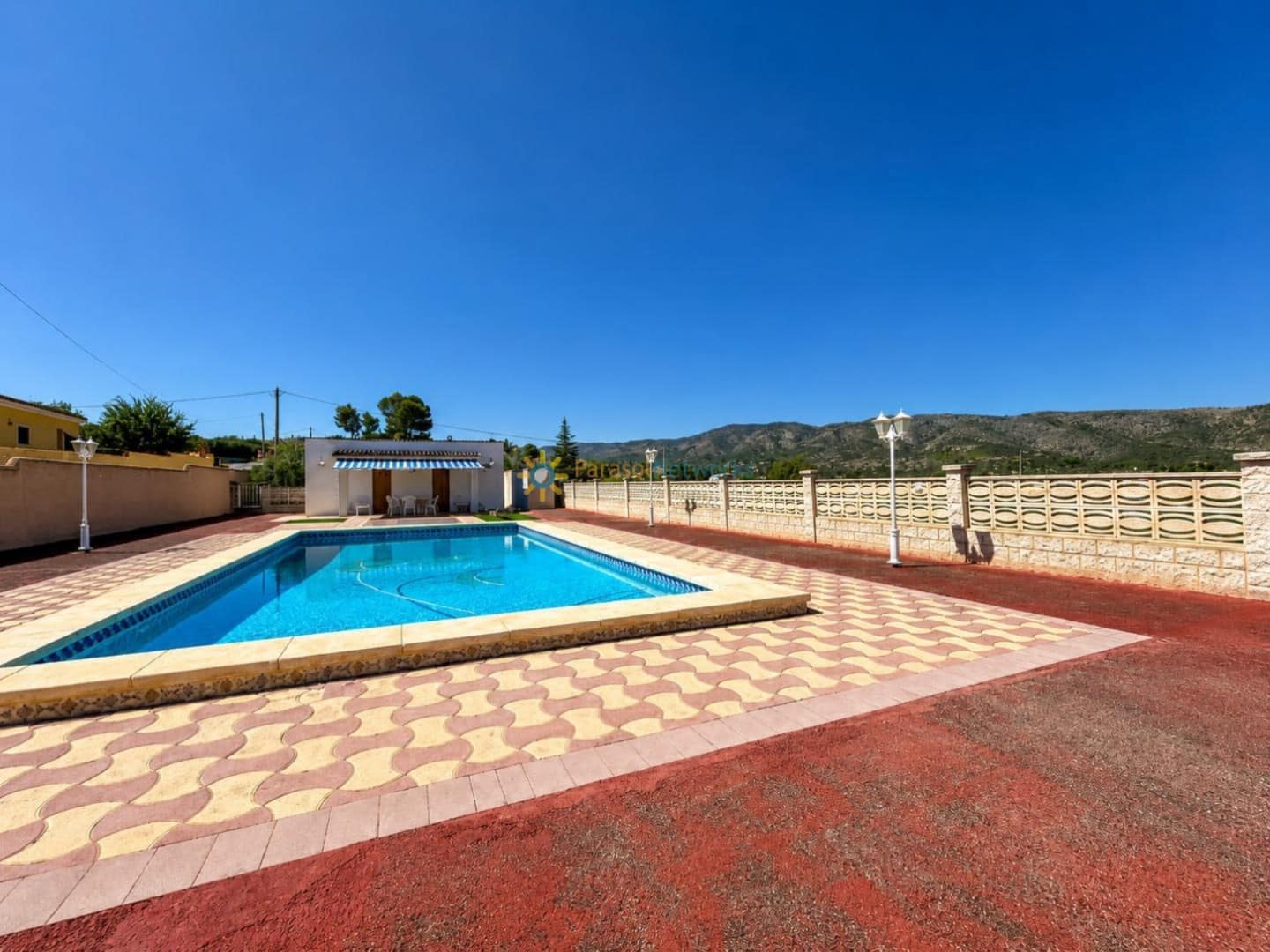 5 slaapkamer Villa te koop in Ontinyent met zwembad garage - € 470.000 (Ref: 9996350)