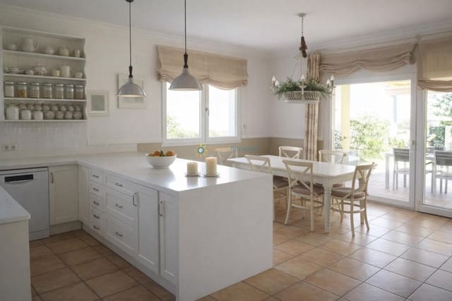 5 soverom Villa til salgs i Gandia med svømmebasseng garasje - € 1 100 000 (Ref: 9997777)