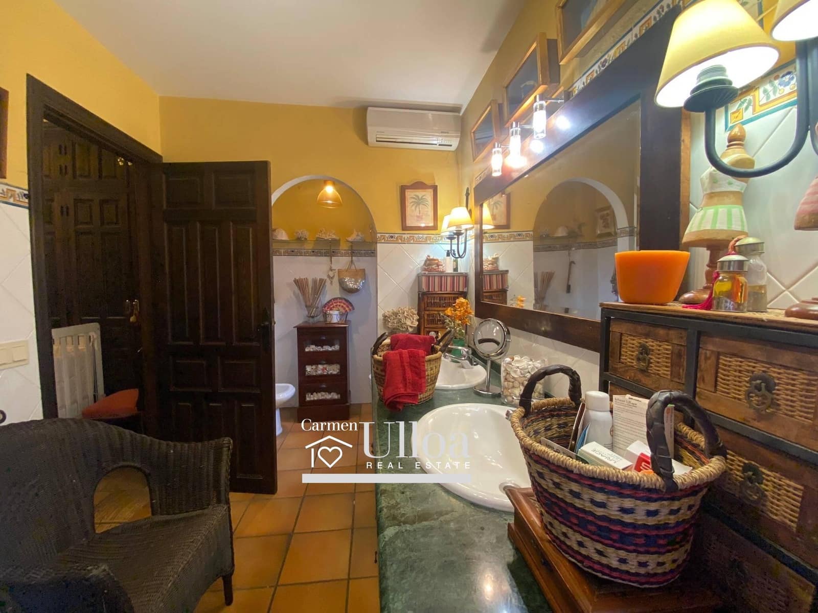 6 soverom Villa til salgs i Alicante by med svømmebasseng garasje - € 1 350 000 (Ref: 7576213)