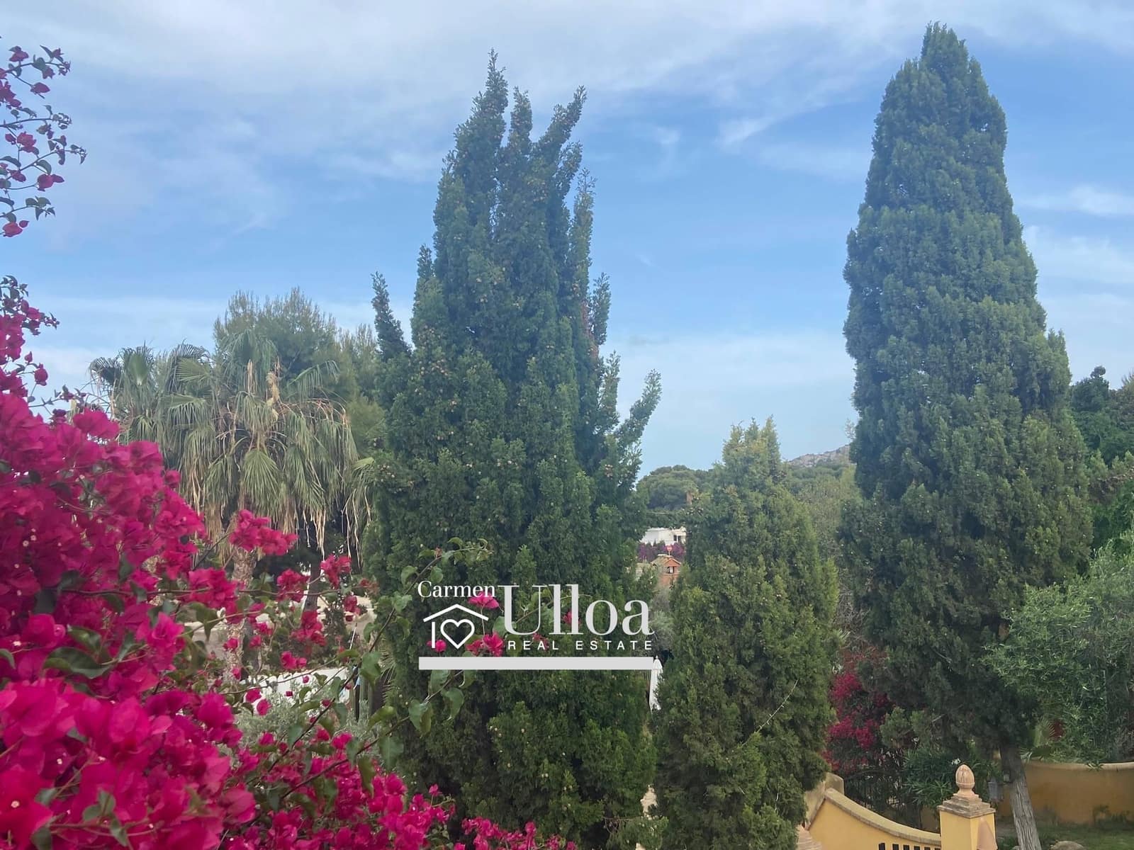 6 soverom Villa til salgs i Alicante by med svømmebasseng garasje - € 1 350 000 (Ref: 7576213)