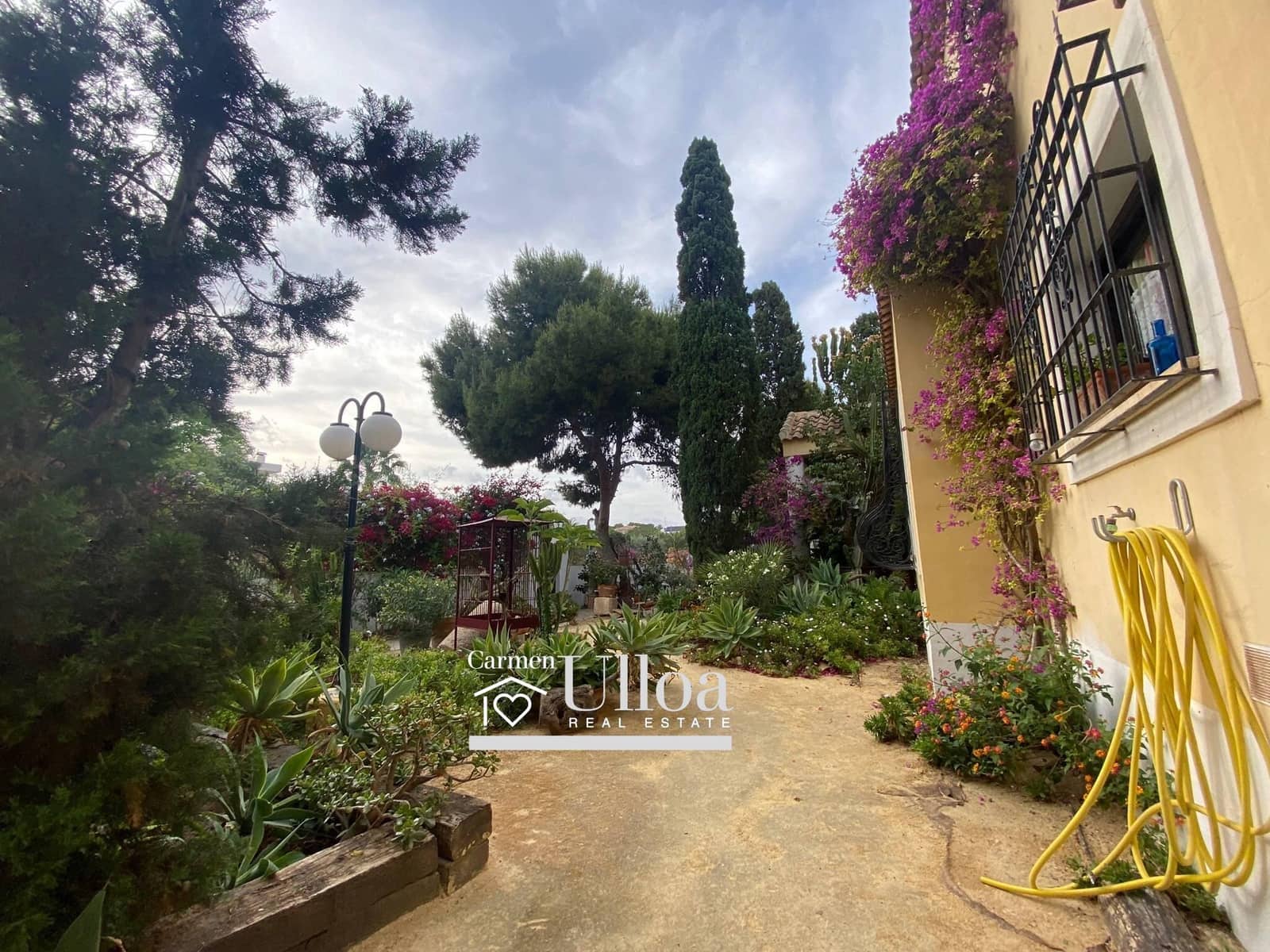 6 soverom Villa til salgs i Alicante by med svømmebasseng garasje - € 1 350 000 (Ref: 7576213)