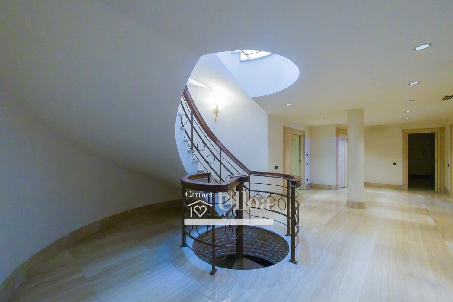 8 bedroom Villa for sale in Alicante / Alacant city with pool garage - € 3,000,000 (Ref: 7726562)