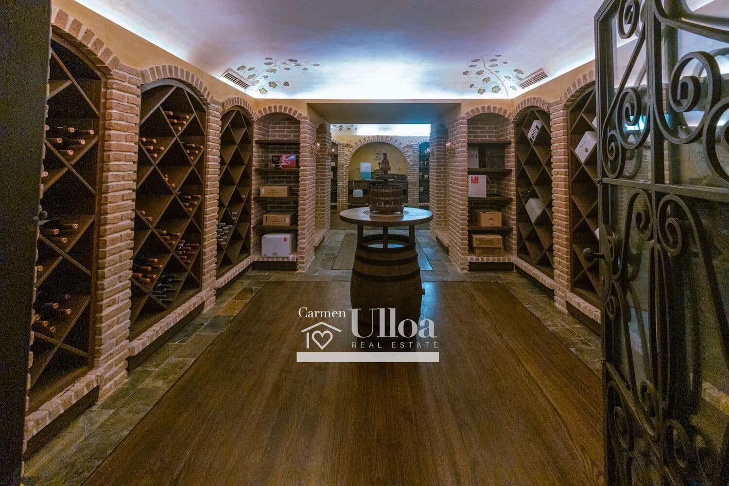 8 bedroom Villa for sale in Alicante / Alacant city with pool garage - € 3,000,000 (Ref: 7726562)