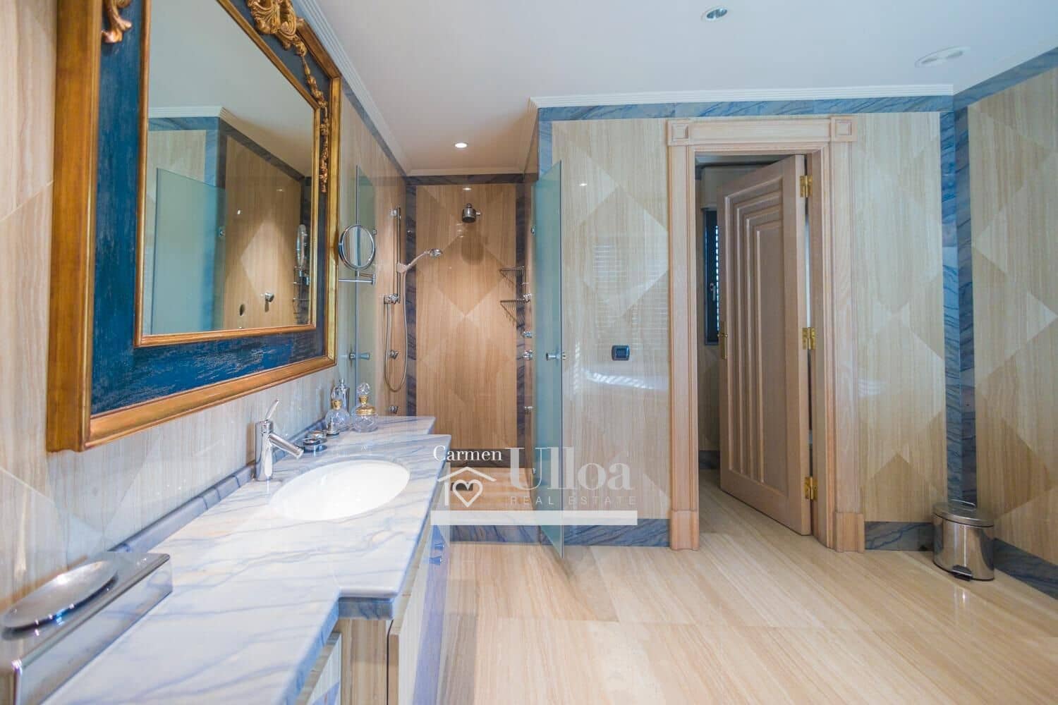 8 slaapkamer Villa te koop in Alicante stad met zwembad garage - € 3.000.000 (Ref: 7726562)