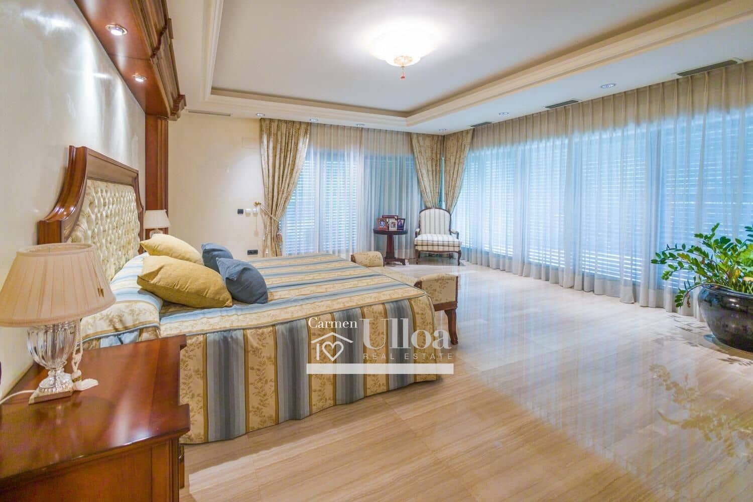 8 soverom Villa til salgs i Alicante by med svømmebasseng garasje - € 3 000 000 (Ref: 7726562)