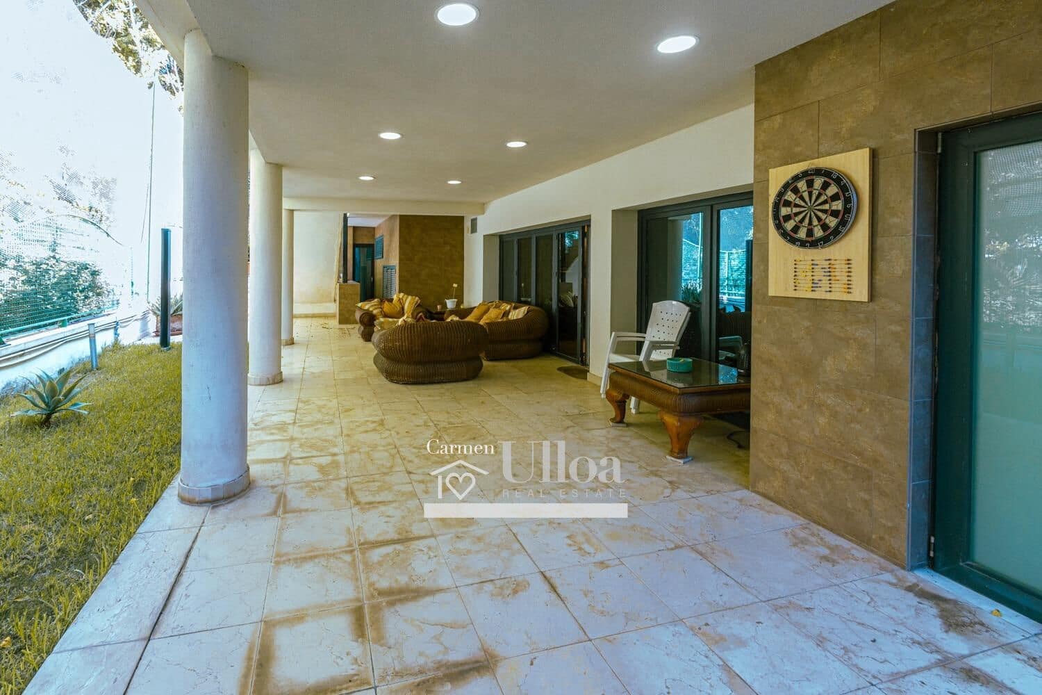 8 soverom Villa til salgs i Alicante by med svømmebasseng garasje - € 3 000 000 (Ref: 7726562)