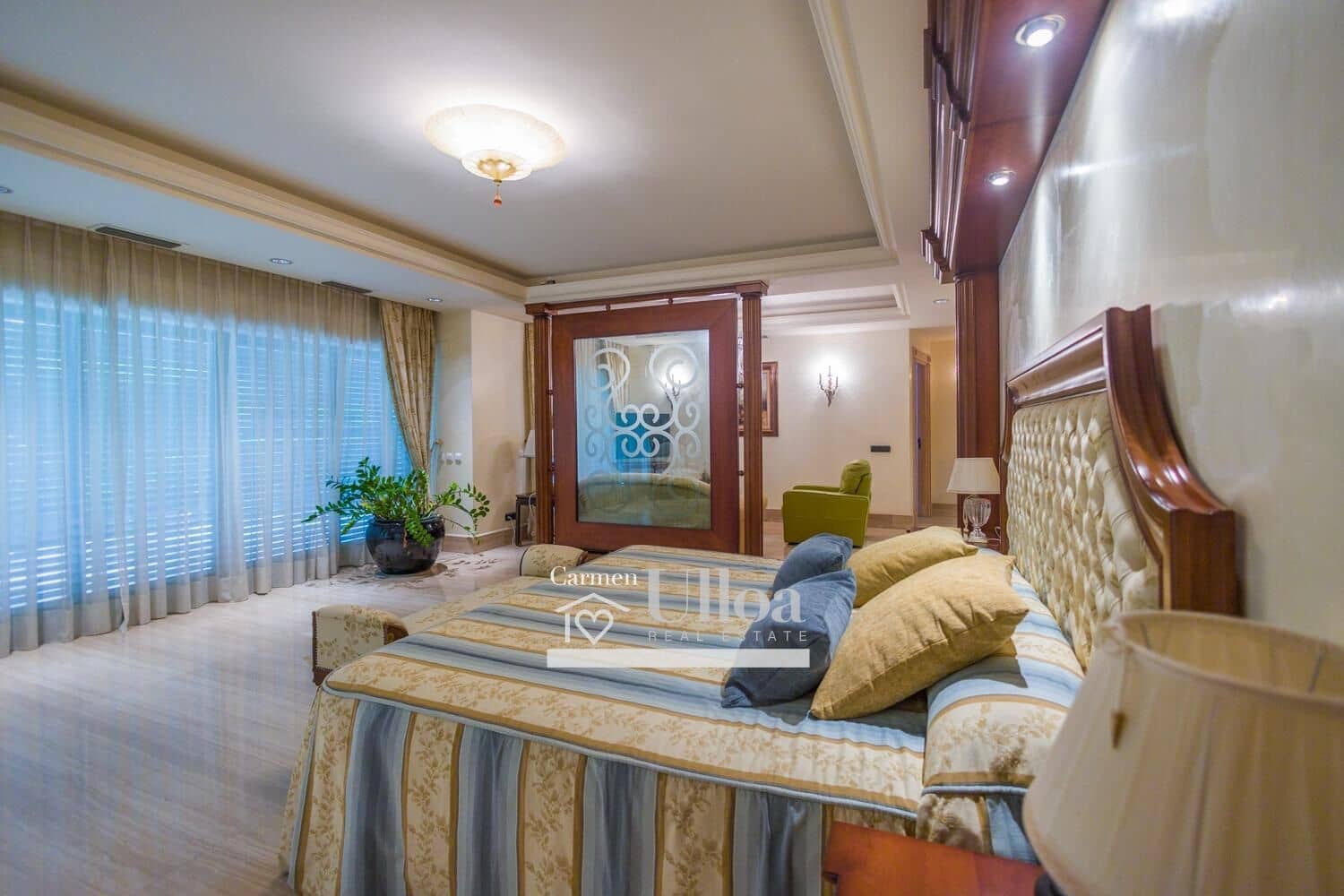 8 soverom Villa til salgs i Alicante by med svømmebasseng garasje - € 3 000 000 (Ref: 7726562)