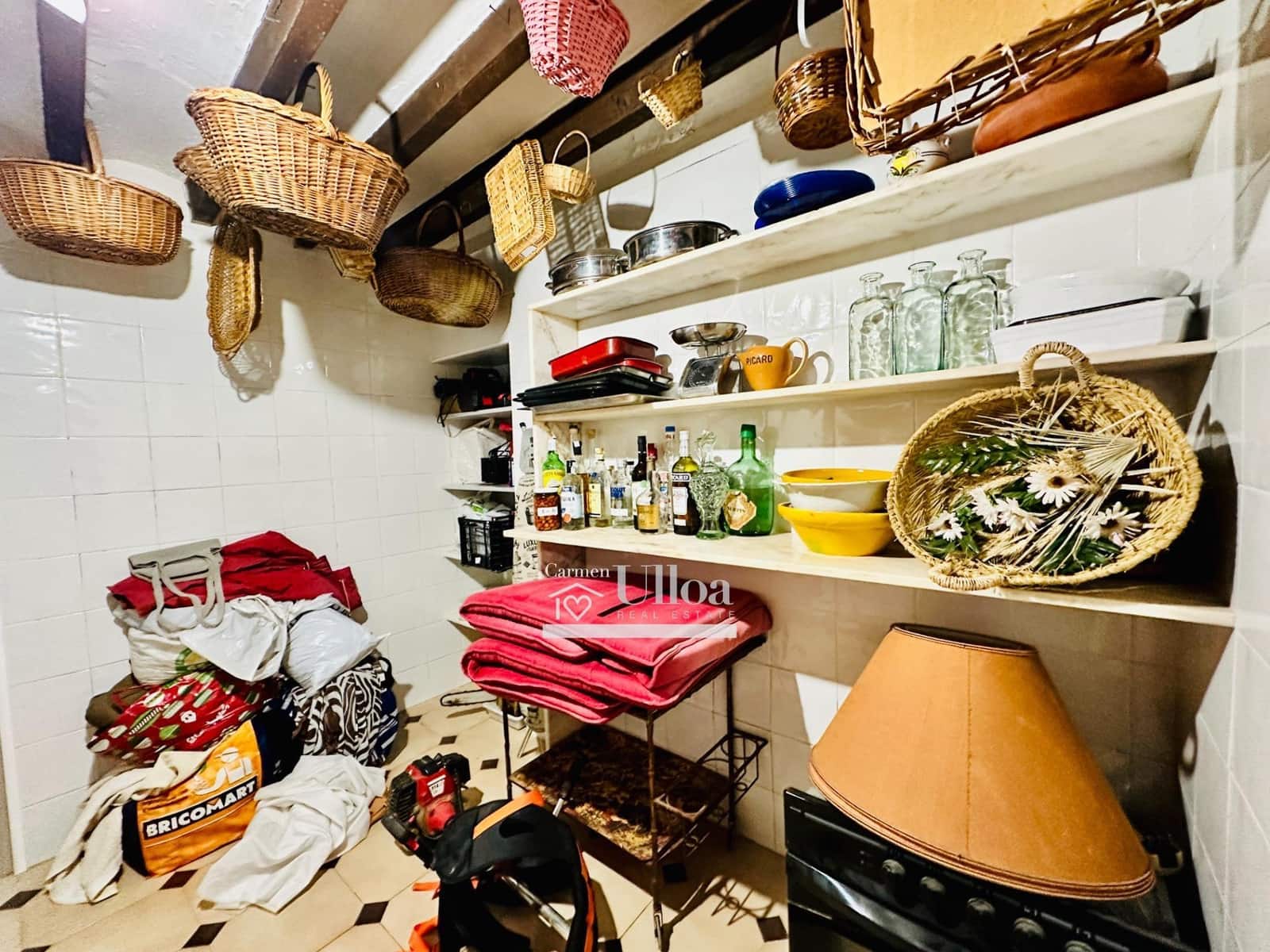 8 makuuhuone Huvila myytävänä paikassa San Vicente / Sant Vicent del Raspeig mukana uima-altaan 
autotalli - 1 100 000 € (Ref: 8109973)