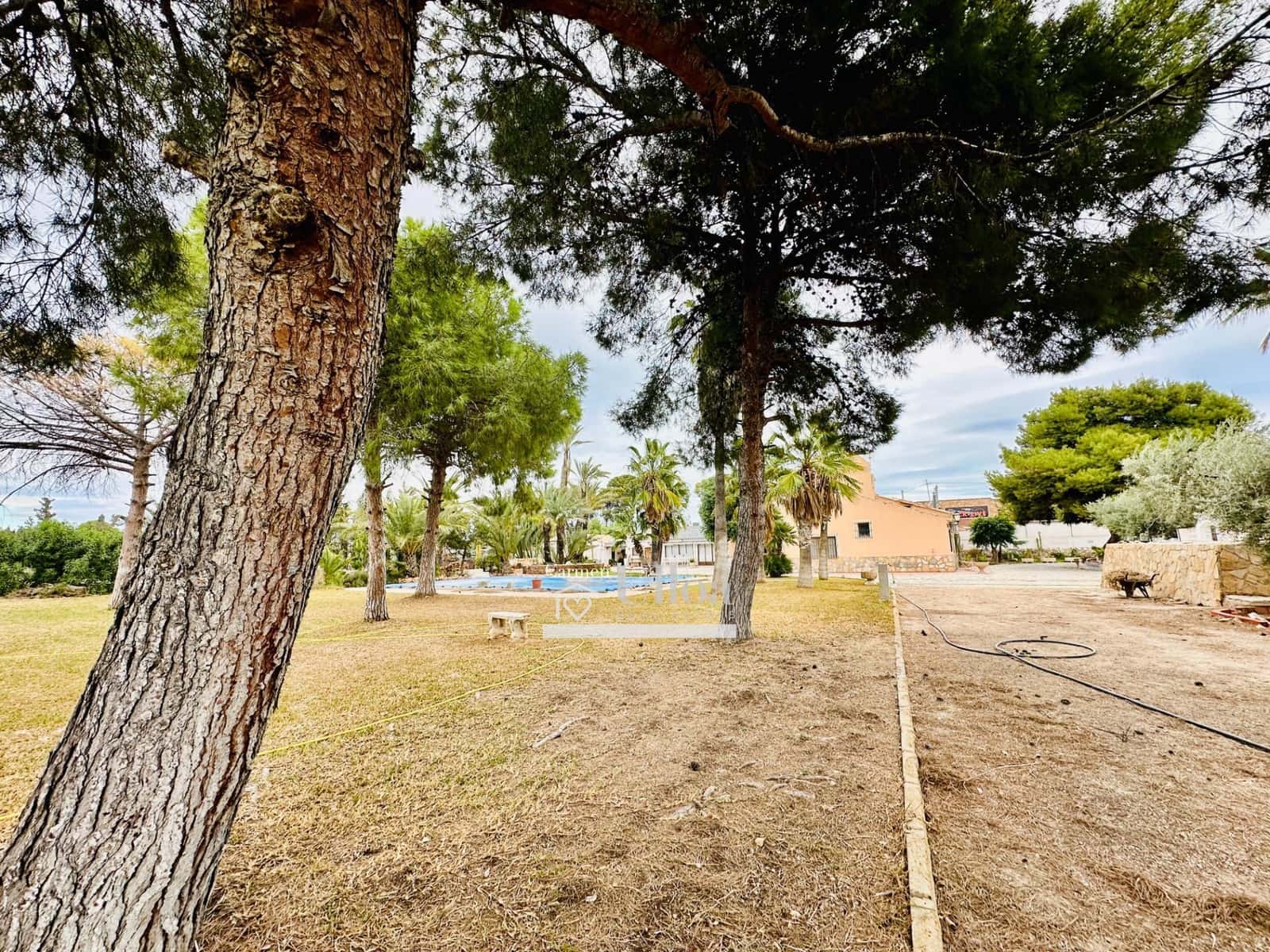 8 makuuhuone Huvila myytävänä paikassa San Vicente / Sant Vicent del Raspeig mukana uima-altaan 
autotalli - 1 100 000 € (Ref: 8109973)