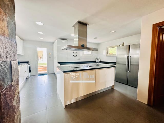 7 soverom Villa til salgs i Playa de San Juan, Alicante by med svømmebasseng garasje - € 1 590 000 (Ref: 8130067)