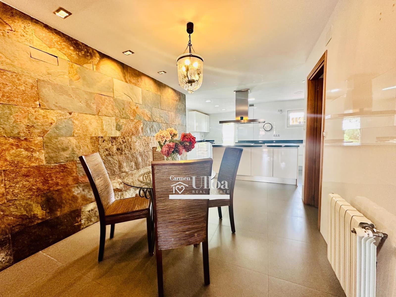 7 bedroom Villa for sale in Playa de San Juan with pool garage - € 1,590,000 (Ref: 8130067)